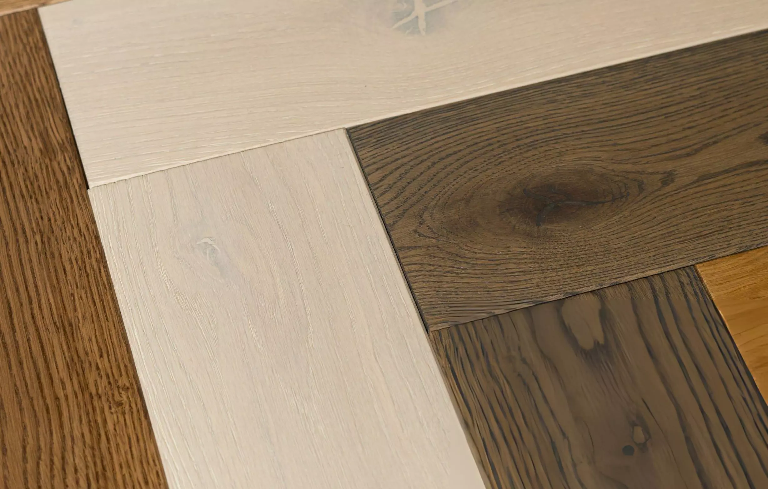 พื้นไวนิล (Luxury Vinyl Flooring)